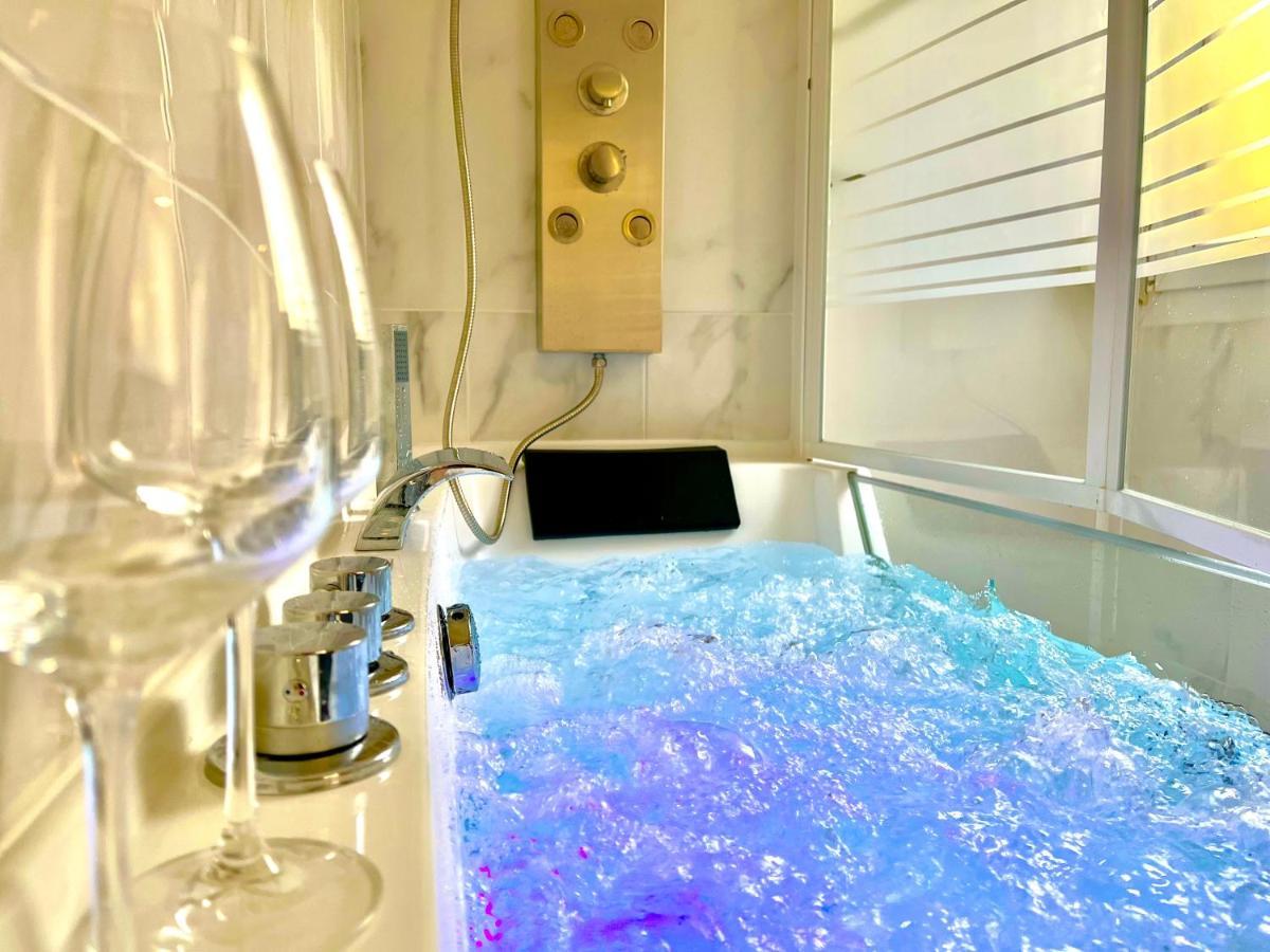 Cocon Luxe - Sauna & Balneo Au Coeur De Reims Ngoại thất bức ảnh